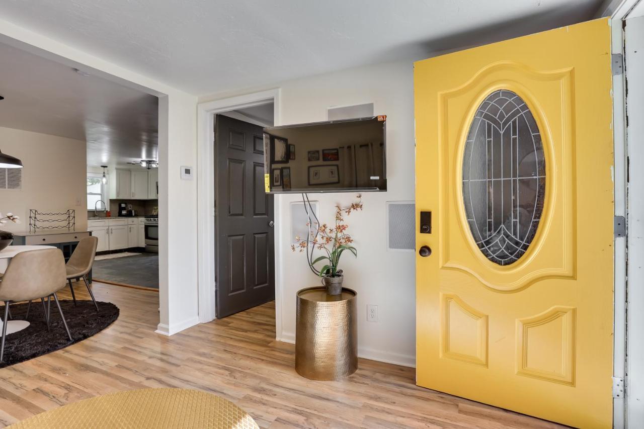 Modern Northfield Cottage With Yard! Bagian luar foto